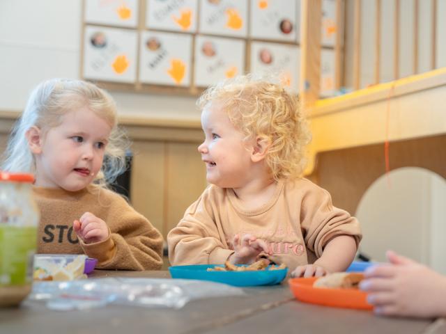 Kinderen lachen samen