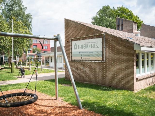 BijdeHandjes Oldebroek buiten schommel