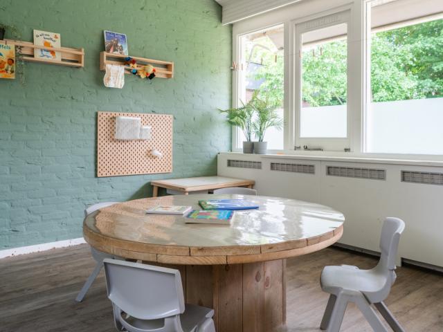 BijdeHandjes Oldebroek tafel met stoelen