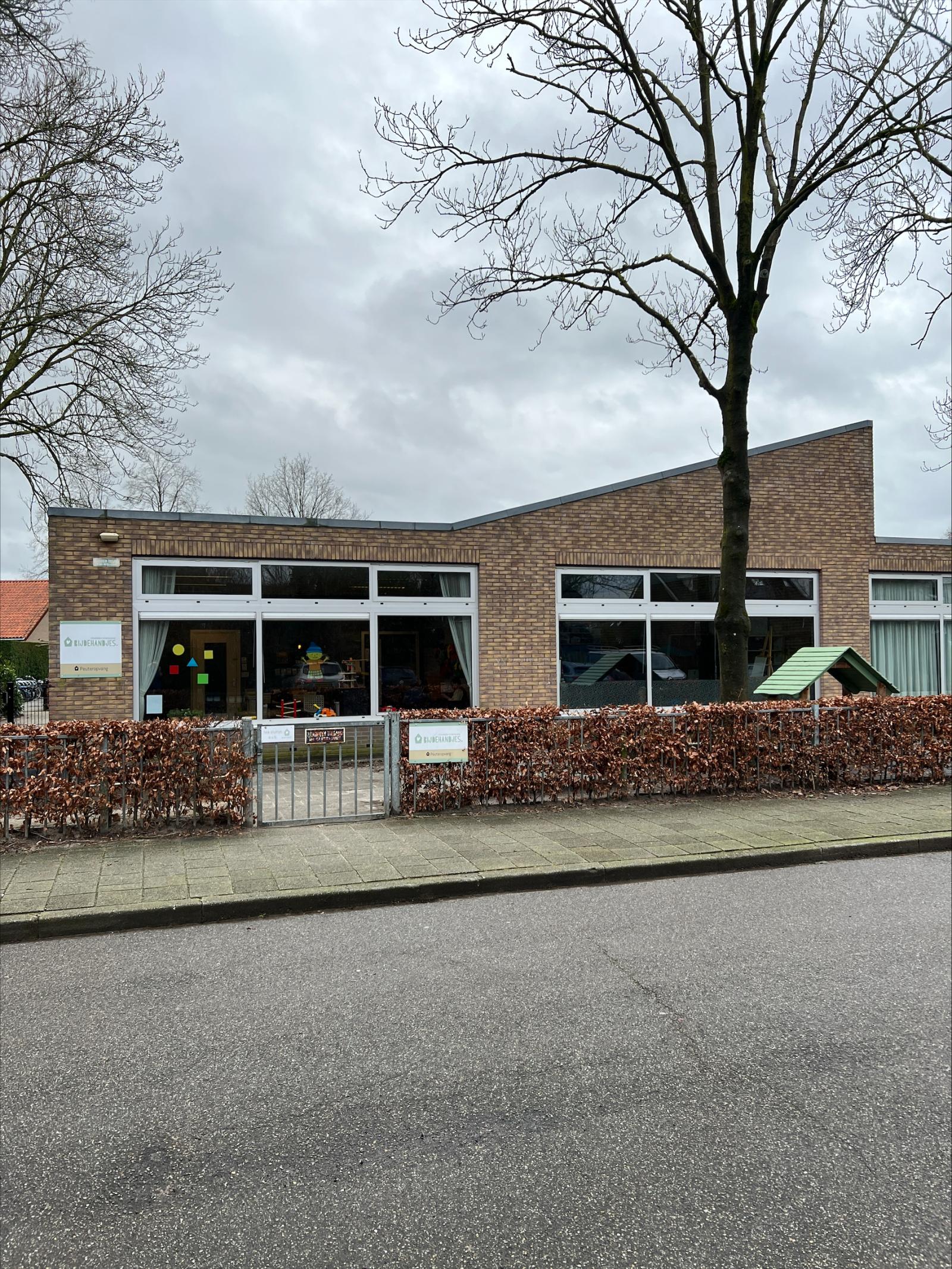 vooraanzicht foto PO Eben haezer BDH Bennekom
