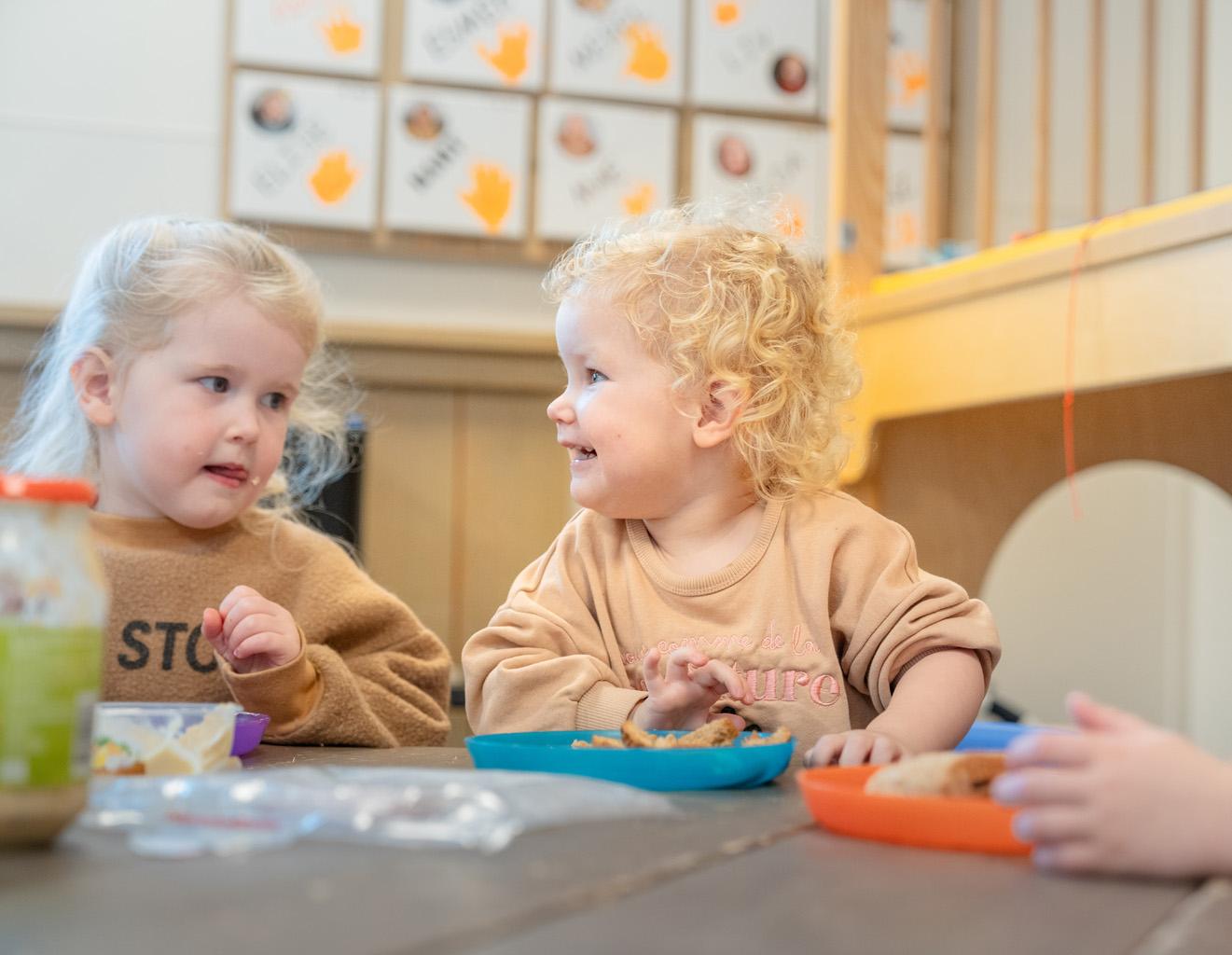 Kinderen lachen samen