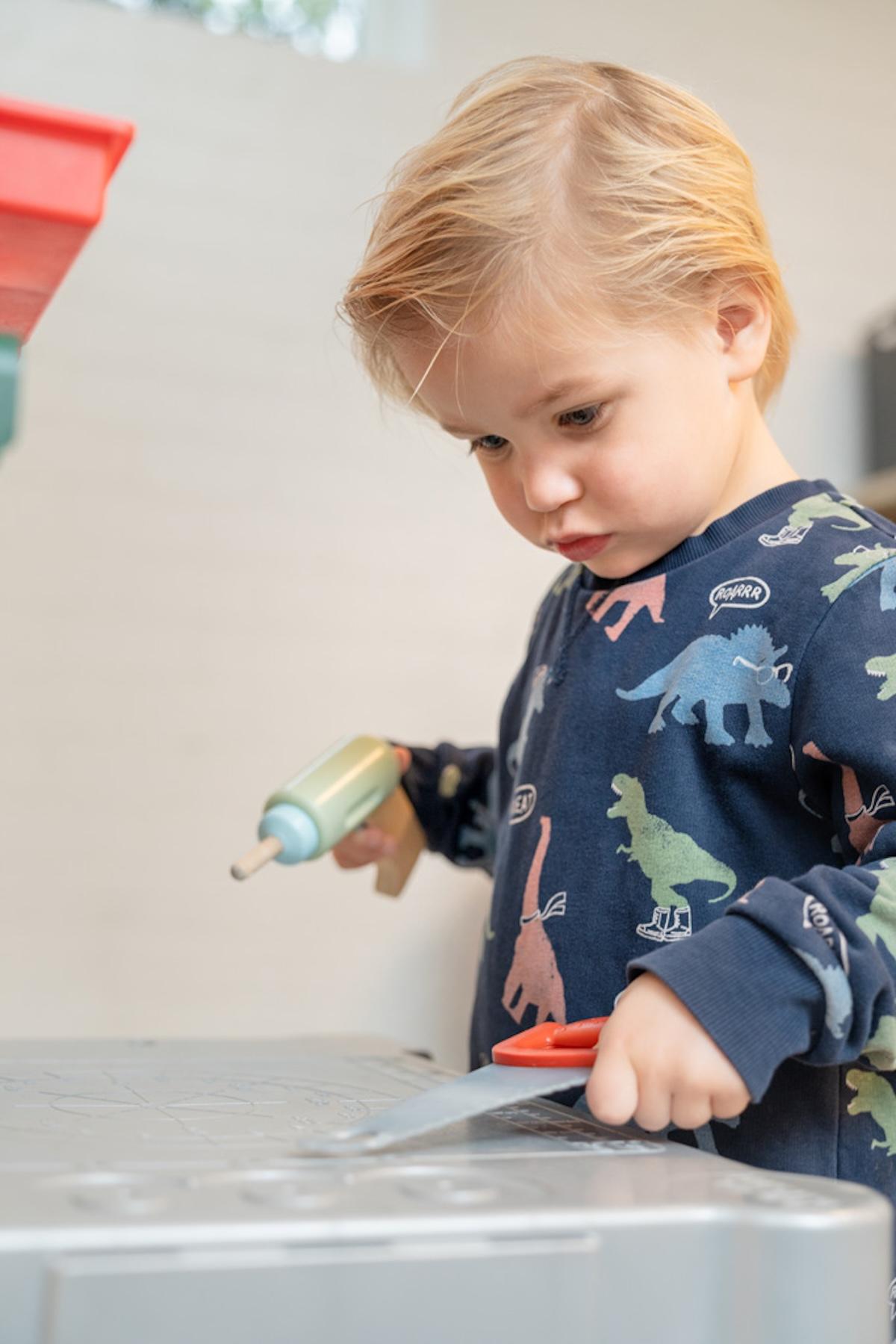 Jongen speel bij BijdeHandjes